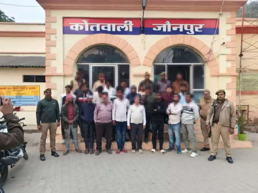 जौनपुर में चाइनीज मांझे के प्रयोग के मामले में पुलिस ने 66 से अधिक लोगों को किया गिरफ्तार
