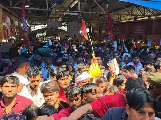 कैलादेवी धाम में दुर्गाष्टमी पर उमड़ा आस्था का सैलाब, ‘लघु महाकुंभ’ में लाखों श्रद्धालु पहुंचे