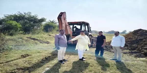 गोकुलपुर वार्ड में 600 मीटर सड़क निर्माण का शुभारंभ, लोगों की आवाजाही होगी सुगम