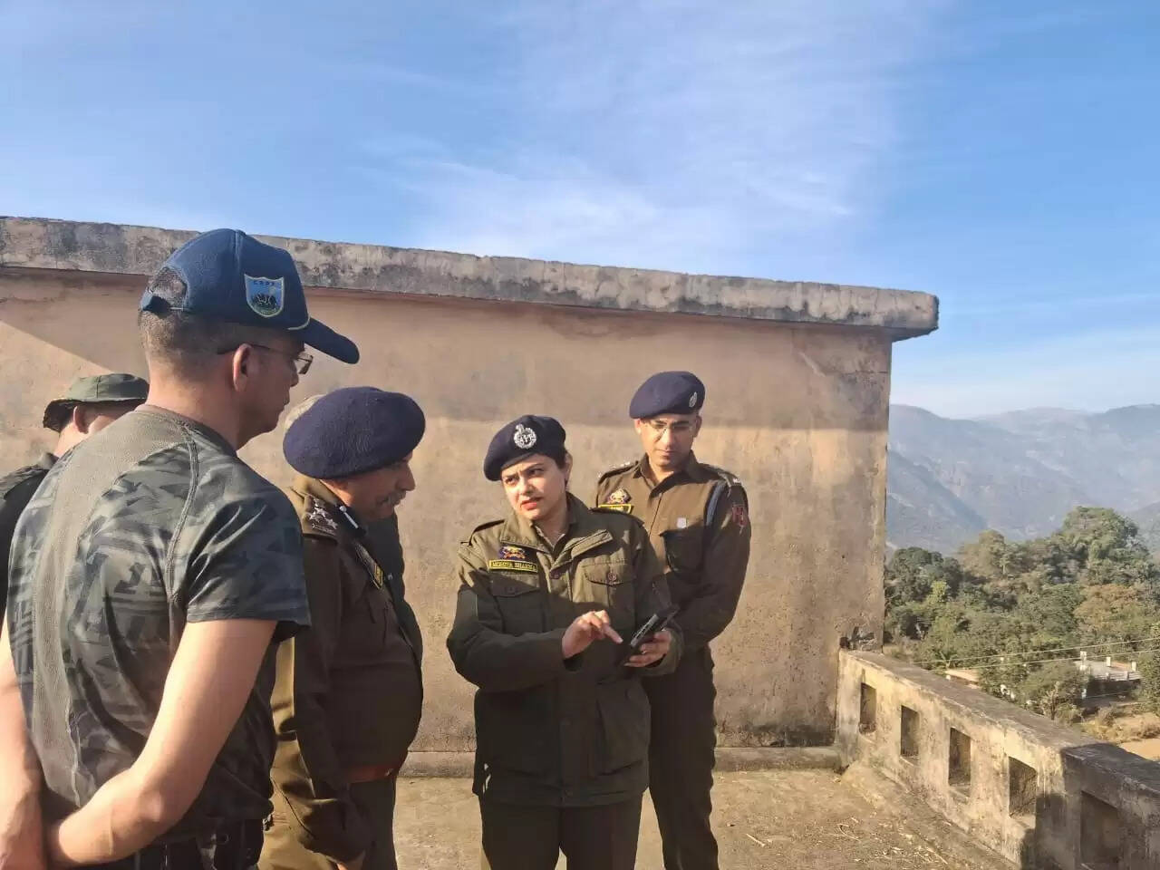 डीआईजी जेएसके रेंज ने कठुआ के बिलावर, सांबा, रामकोट और मनवाल क्षेत्रों में परिचालन तैयारियों की समीक्षा की