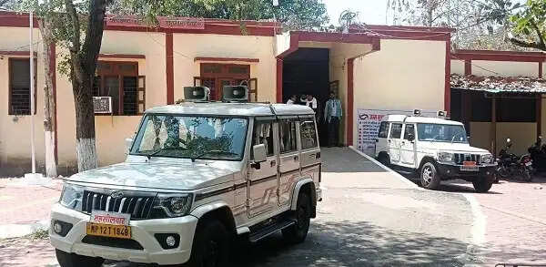 तहसील कार्यालय के चक्कर लगाने को मजबूर किसान, अव्यवस्थाओं से बढ़ी परेशानी