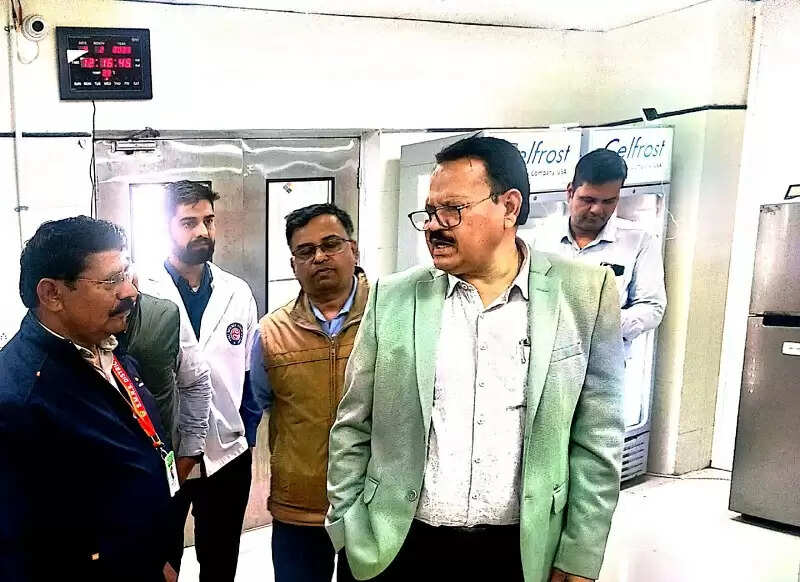 विदिशाः विश्व कैंसर दिवस पर जिला चिकित्सालय में स्वास्थ्य अधिकारियों ने ली जागरूकता की शपथ