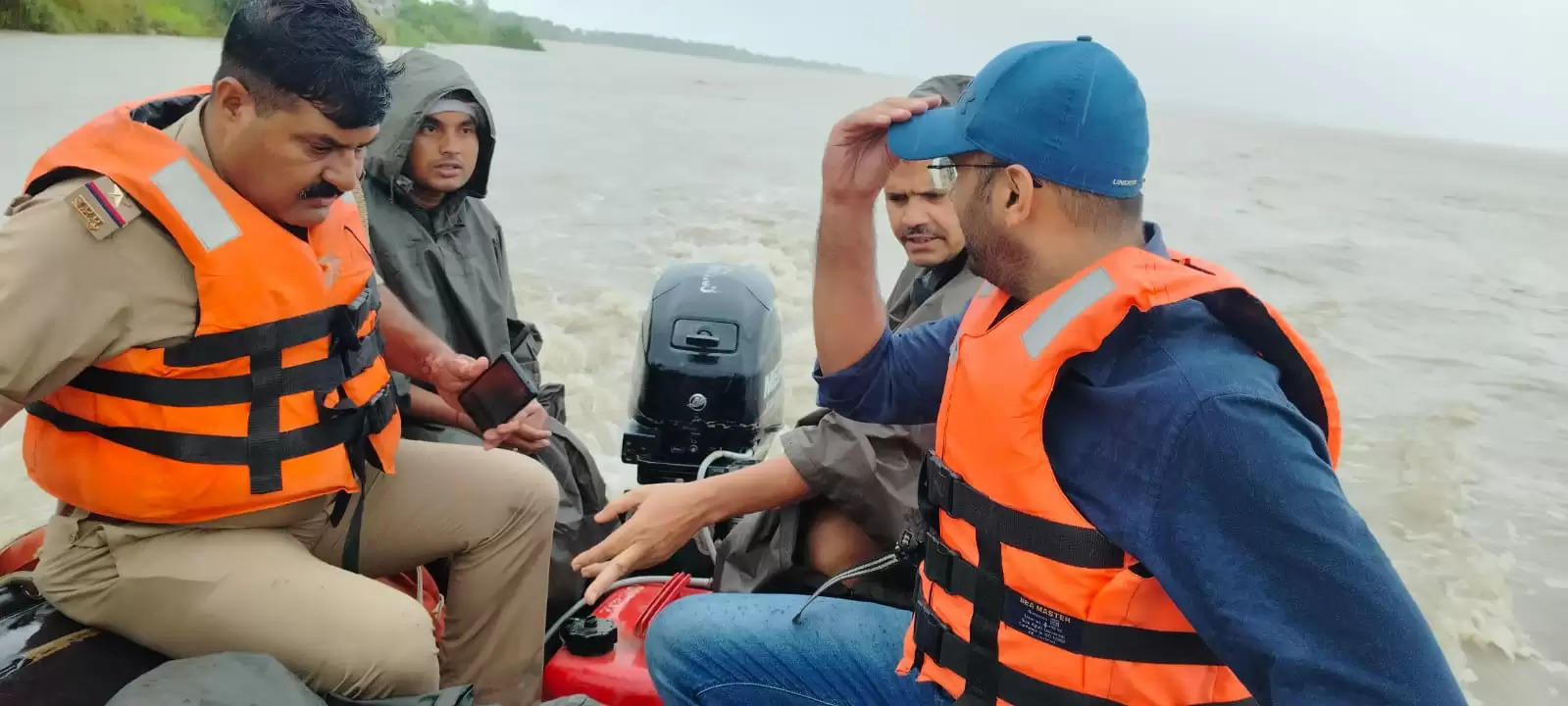 शारदा नदी का जलस्तर बढ़ा, एनडीआरएफ की टीम की गई तैनात