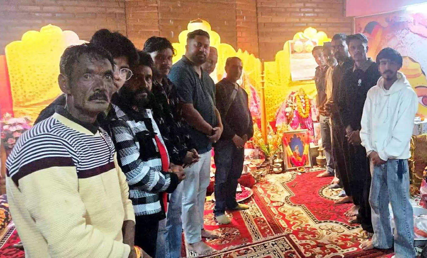 महर्षि वाल्मीकि की पूजा के साथ शुरू हुई रामलीला