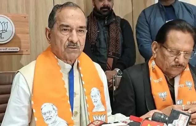 कांग्रेस ने गांधी के नाम पर सेकीं राजनीतिक रोटियां :मदन राठौड़