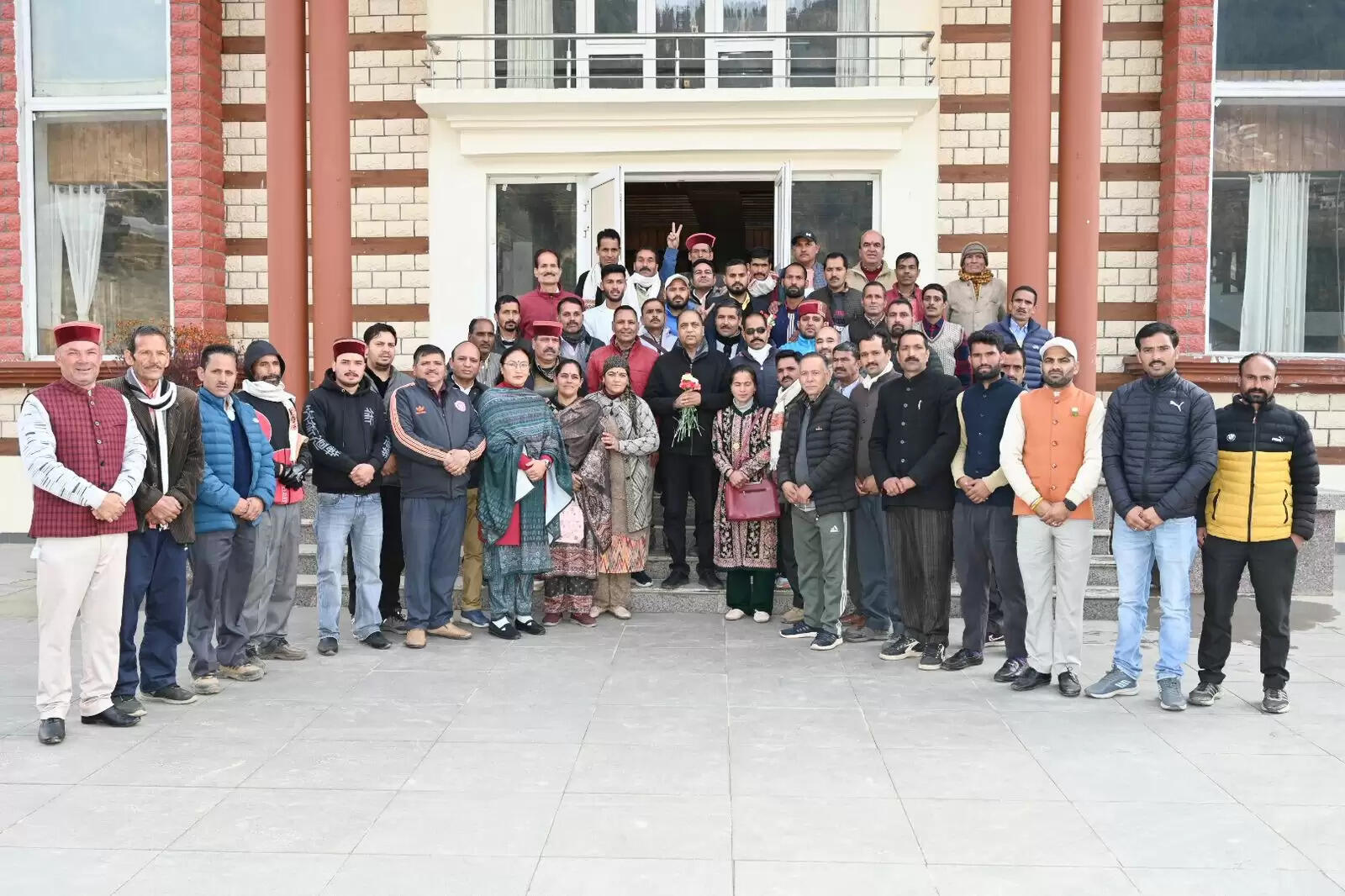 आपदा राहत के लिए राज्य सरकार के प्रयास नाकाफी : जयराम ठाकुर