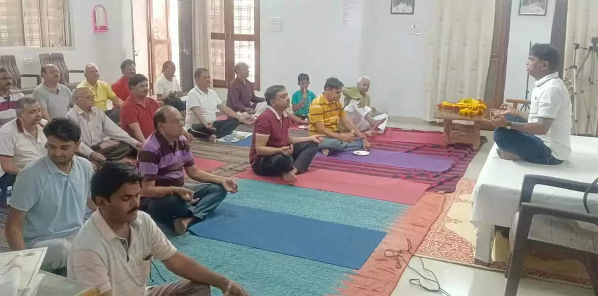 स्वस्थ जीवन जीने नियमित योग करें : चतुर्वेदी