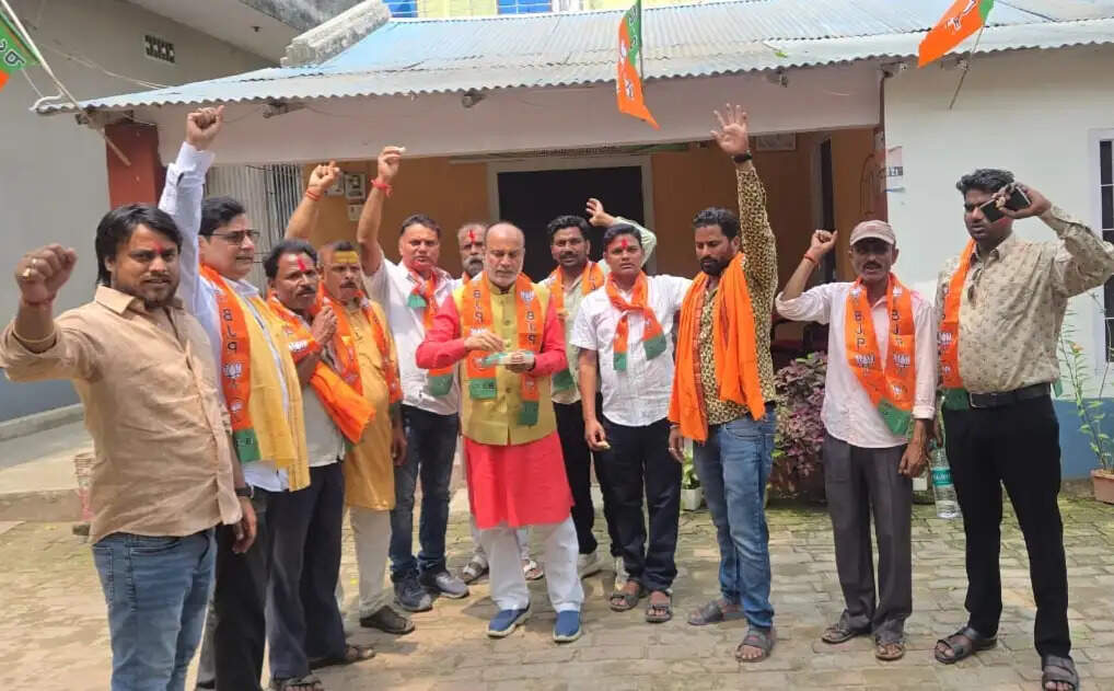 सम्राट चौधरी के सीएम बनने पर जश्न,मिठाई का वितरण