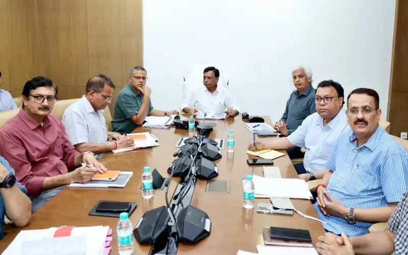 उप मुख्यमंत्री देवड़ा के सख्त निर्देश, तत्काल बंद करें अवैध अहाते, लापरवाही पर होगी कड़ी कार्रवाई