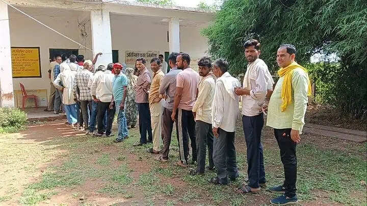 (अपडेट)दतिया विस उप चुनावः मतदाताओं ने उत्साहपूर्वक किया मतदान, 71.44 प्रतिशत हुई वोटिंग