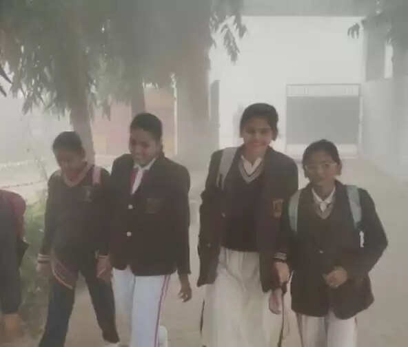 शीत लहर के मद्देनजर फर्रुखाबाद में नर्सरी से इंटर तक के सभी स्कूल दो दिन रहेंगे बंद