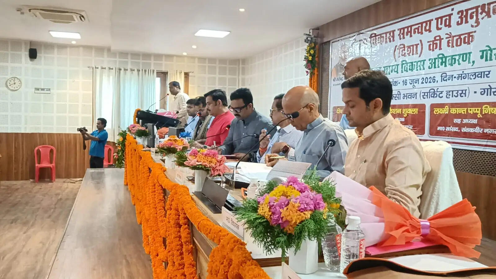 योजनाओं के क्रियान्वयन में किसी प्रकार की लापरवाही नहीं की जाएगी बर्दाश्त : कमलेश पासवान