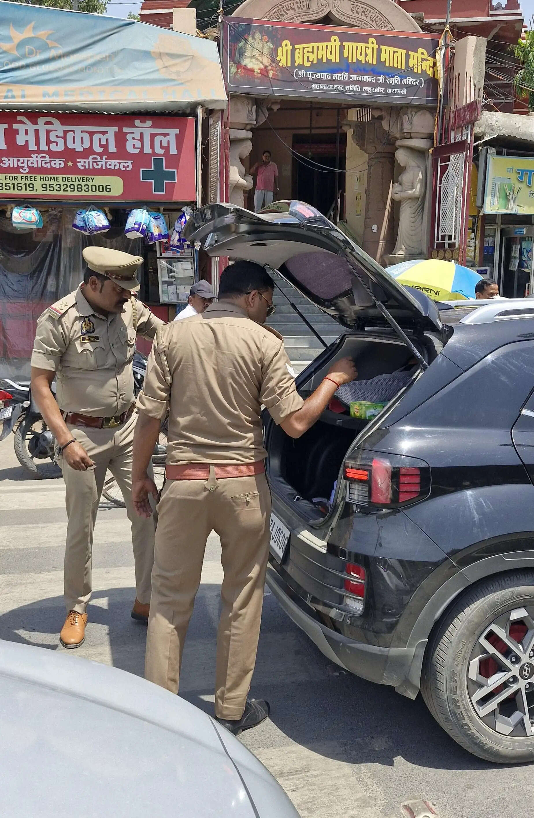 काशी में रह रहे पाकिस्तानी नागरिकों को नोटिस, जल्द छोड़ना पड़ सकता है शहर