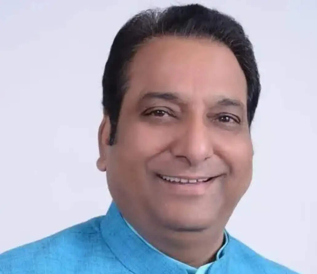 भ्रष्टाचार पर चमोली का तंज: पूछा- हरीश रावत ने तब इस्तीफा क्यों नहीं दिया?