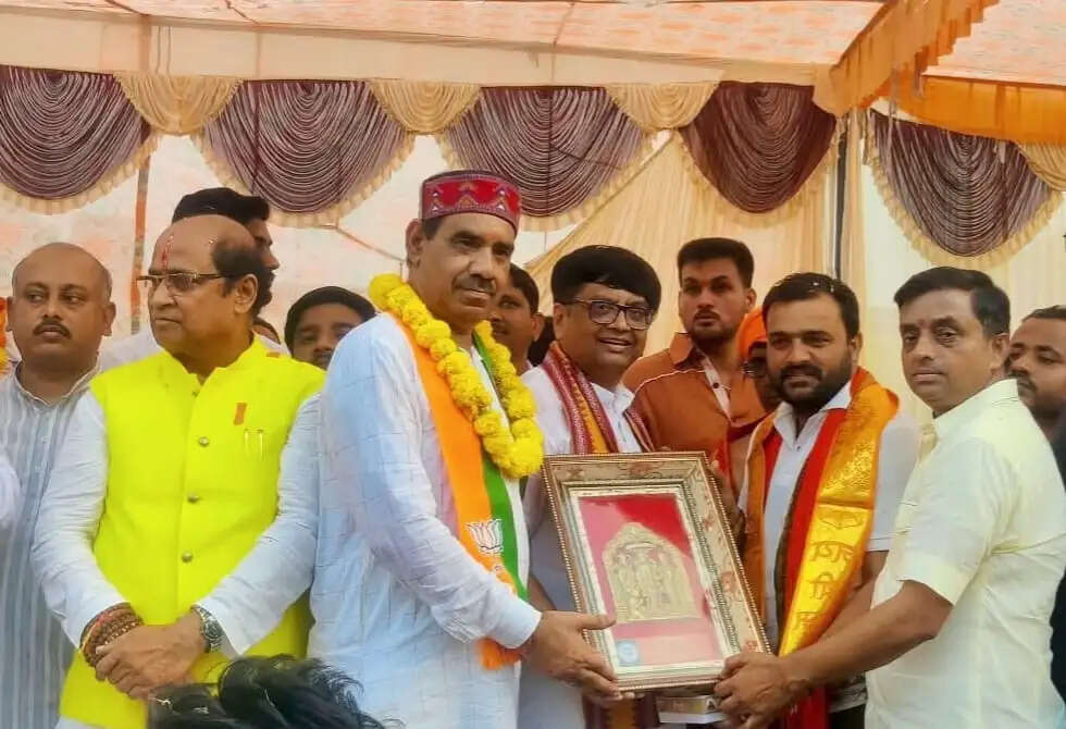 सेवा, संकल्प और राष्ट्र निर्माण का संदेश लेकर आगे बढ़ रही ‘सेवा संकल्प यात्रा : अनिल दीक्षित
