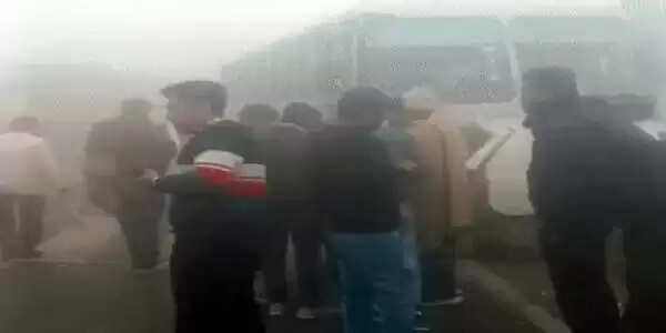 हिसार में रोडवेज बसें दूसरे वाहनाें से टकराई, बड़ा हादसा टला