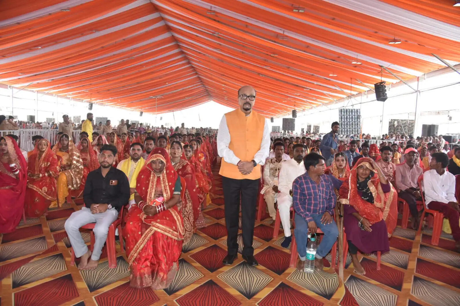 कोरबा : सामूहिक विवाह कार्यक्रम में शामिल हुए राज्यपाल, नवविवाहित जोड़ों को दिया आशीर्वाद