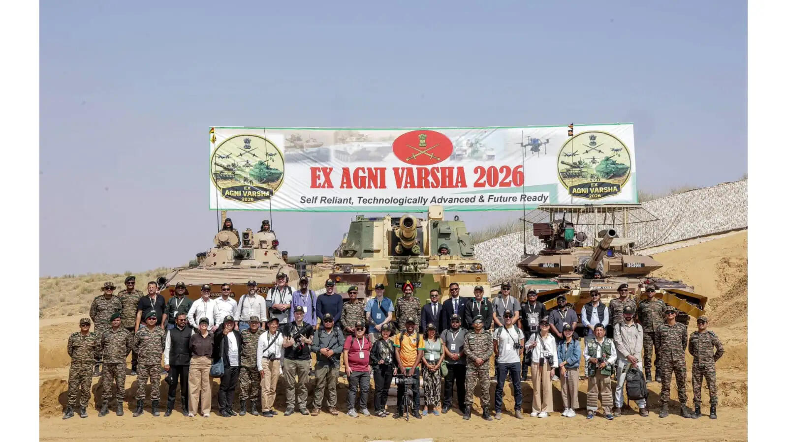 रेगिस्तानी क्षेत्र में अभ्यास 'अग्नि वर्षा' ने समेकित युद्ध क्षमता का प्रदर्शन किया