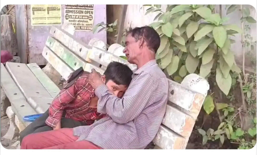 बड़वानीः आवारा कुत्तों ने लकड़ी बीनने गई महिला पर किया हमला, मौके पर मौत