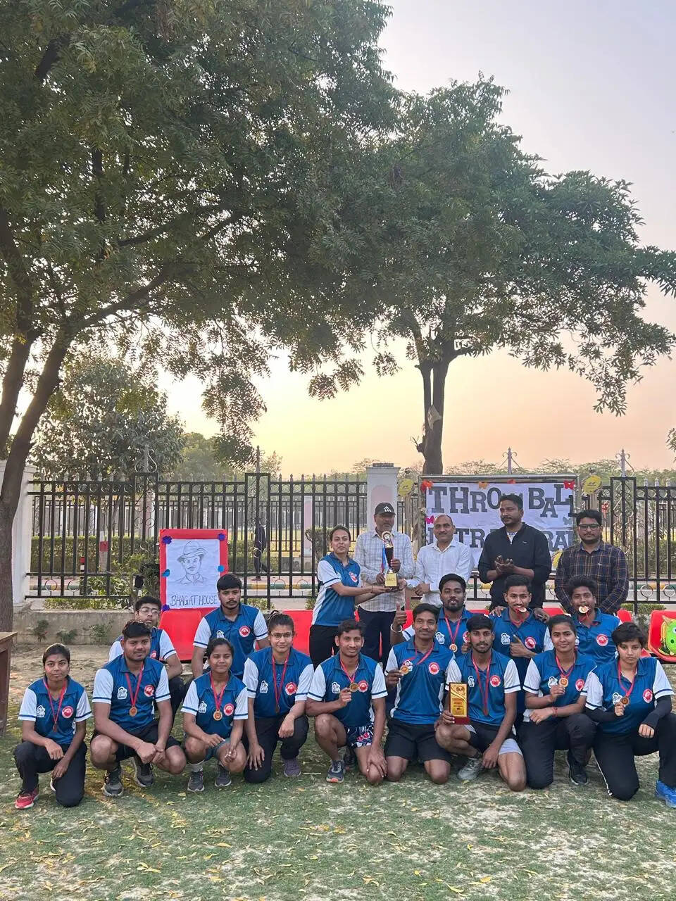 खेल गतिविधियाें से विद्यार्थियों में टीम भावना और नेतृत्व विकसित : कुलपति