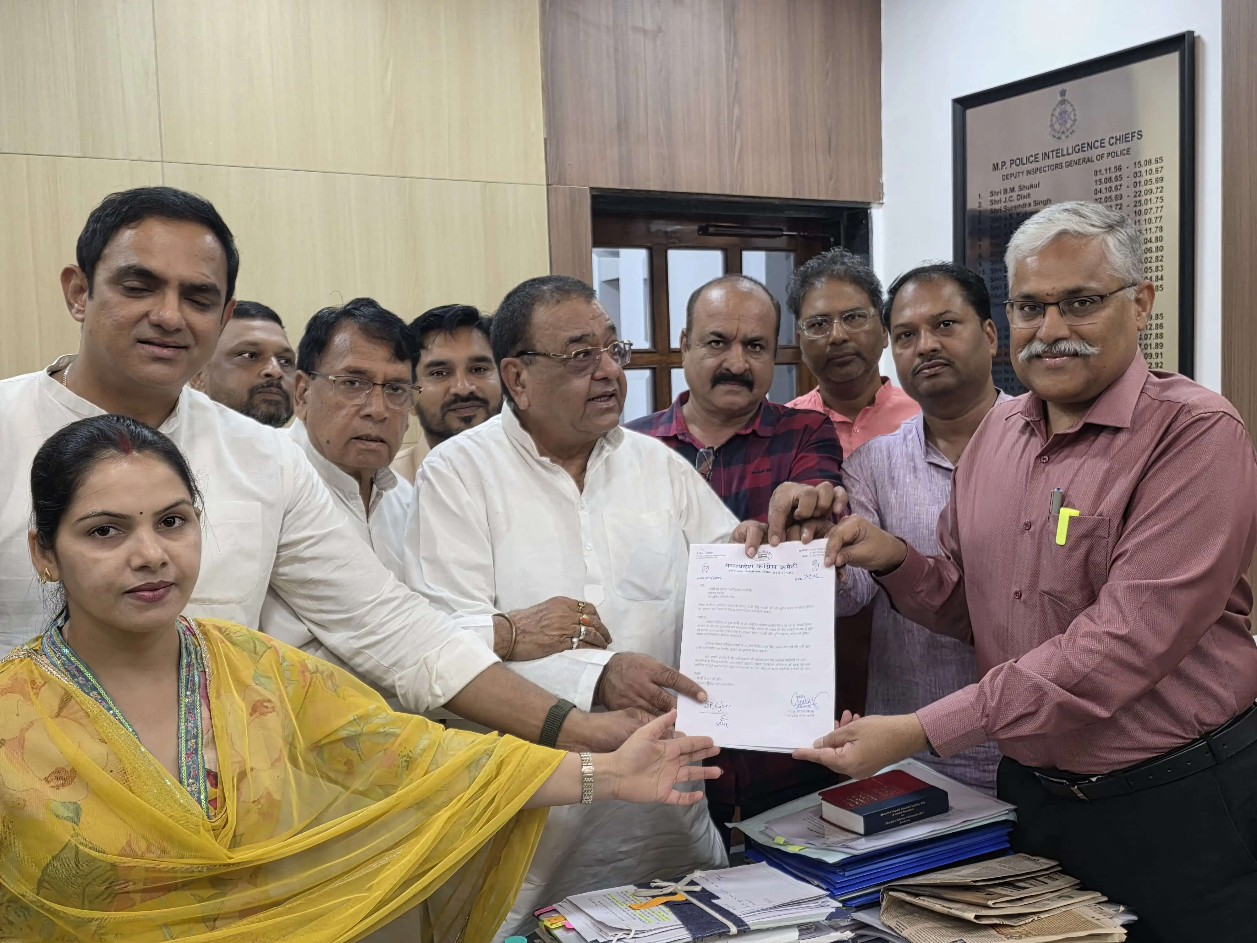 फर्जी एआई-जनरेटेड पोस्टर मामले में कांग्रेस ने साइबर क्राइम से की एफआईआर की मांग