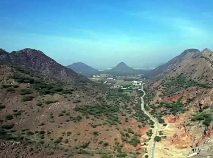 अरावली में खनन को मंजूरी के खिलाफ प्रदेशभर में उबाल, कई जिलों में प्रदर्शन, पुलिस से झड़प