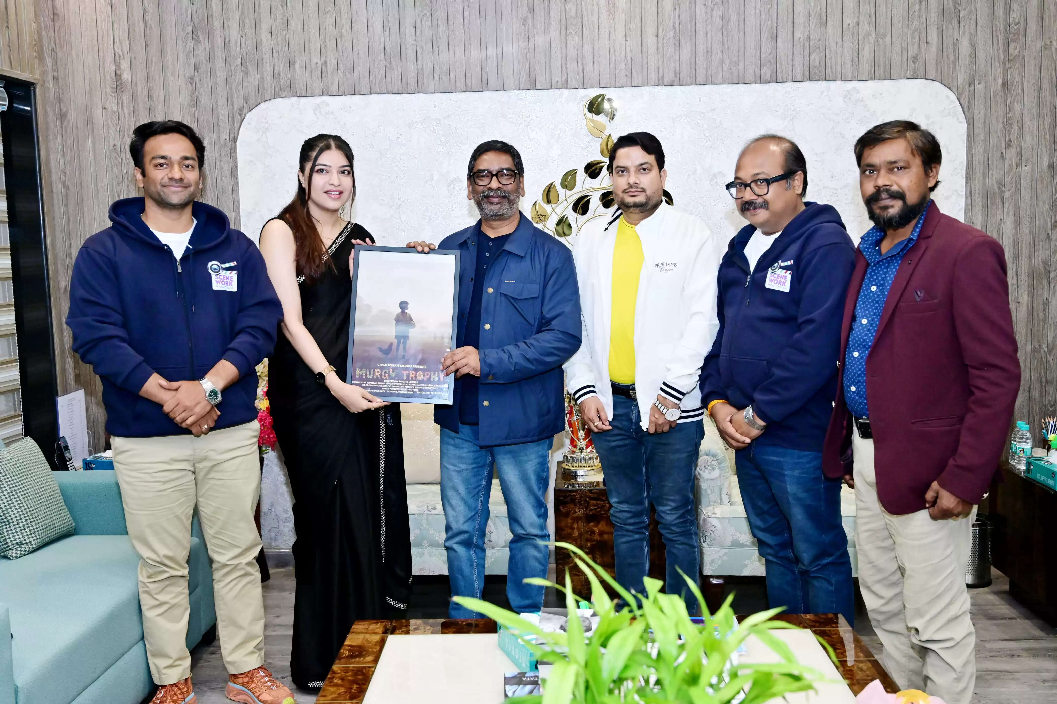 फिल्म 'मुर्गा ट्रॉफी' की टीम ने मुख्यमंत्री से की मुलाकात