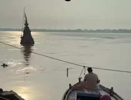 अगले 48 घंटे में वाराणसी में गंगा नदी खतरे के निशान को छू जाने की संभावना