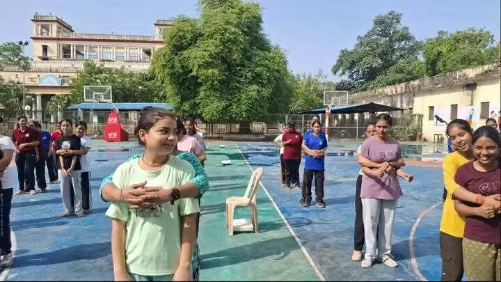 ग्वालियरः छात्राओं को सशक्त बनाने के लिये दिया जा रहा है आत्मरक्षा का प्रशिक्षण