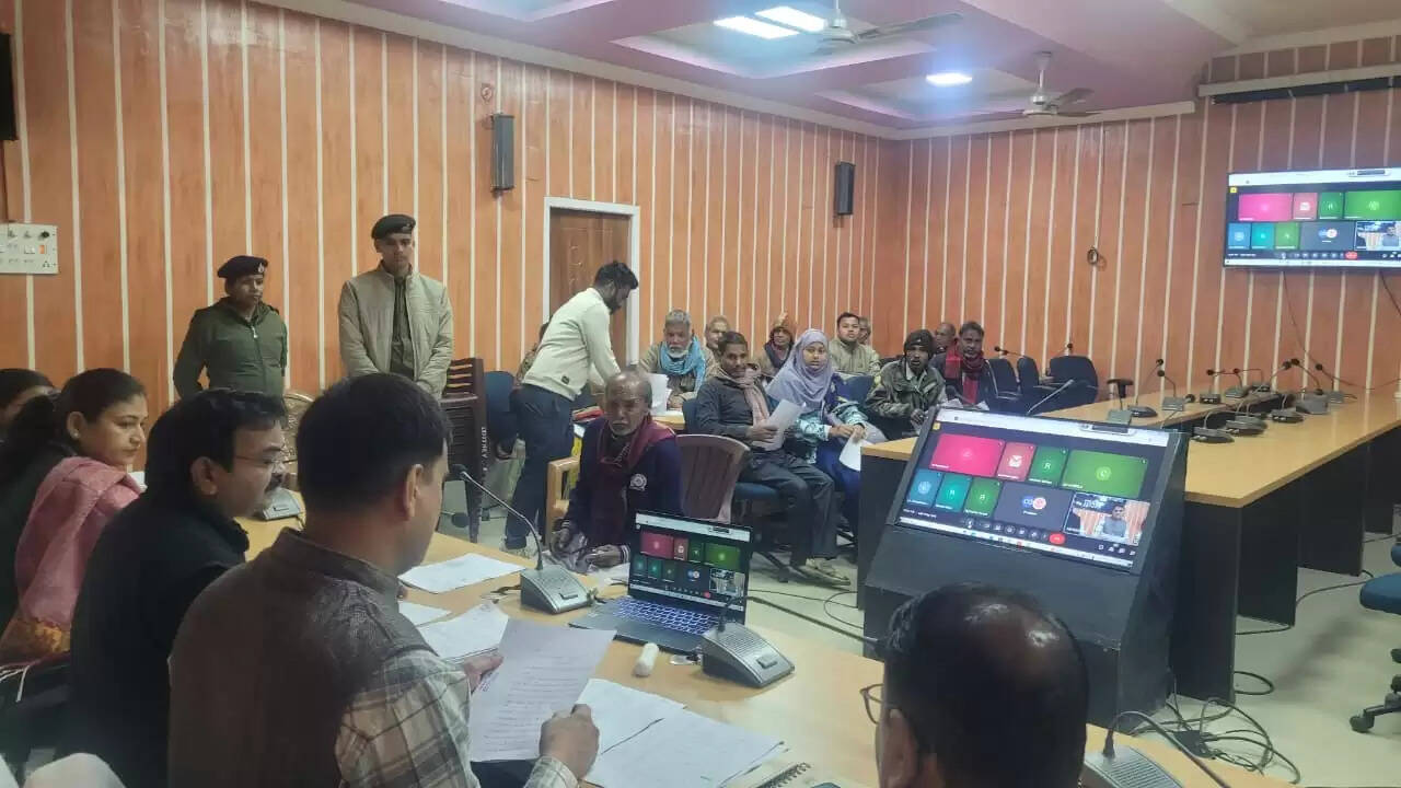 जनता दरबार में सुलझाये गये राजस्व एवं भूमि सुधार विभाग के 29 मामले