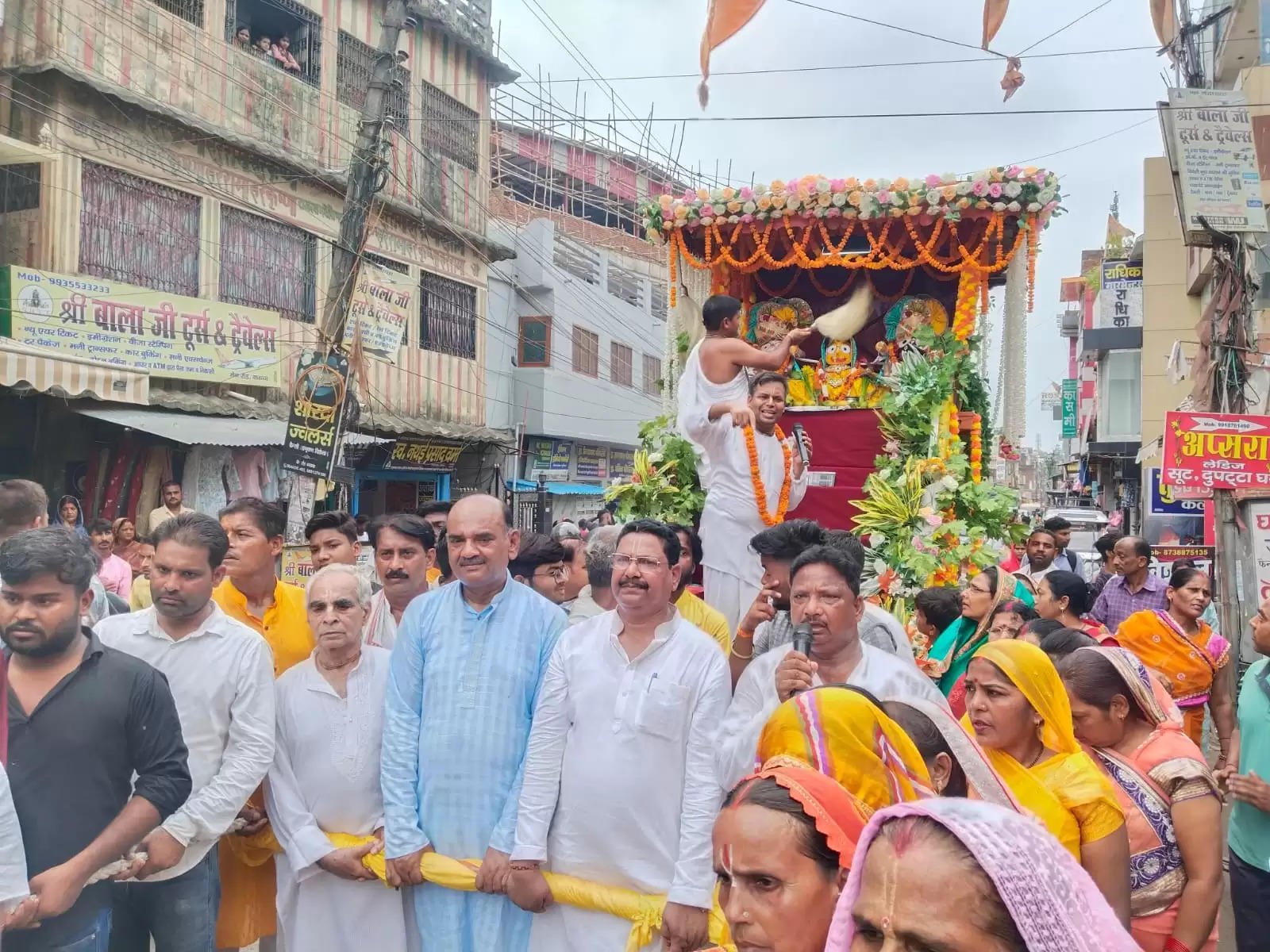 भगवान जगन्नाथ की निकाली रथयात्रा, हरे राम-हरे कृष्ण के जयकारों से गूंज उठा कुशीनगर