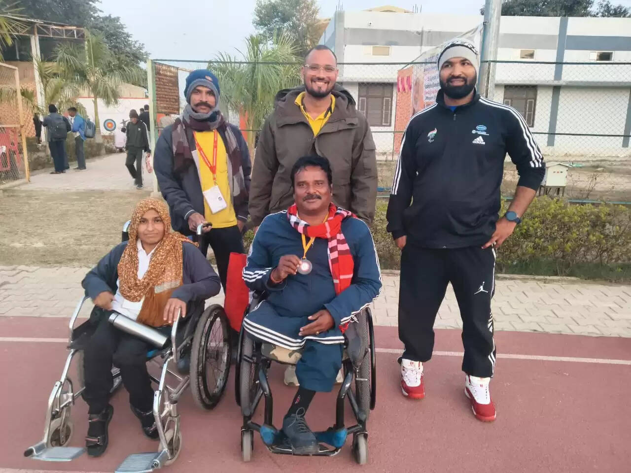 दिव्यांग दंपती ने राज्य स्तरीय खेल में जीते दो स्वर्ण और एक कांस्य पदक