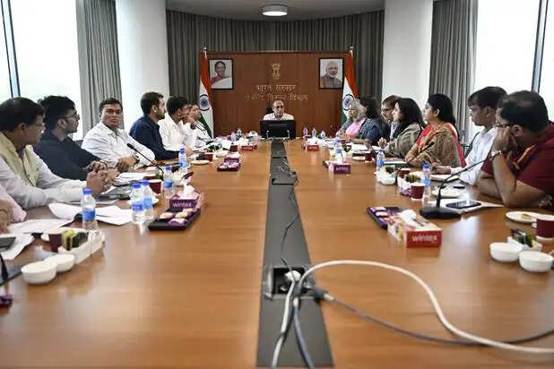 महिला नेतृत्व वाले ग्रामीण उद्यमों के विस्तार के प्रस्तावों की समीक्षा