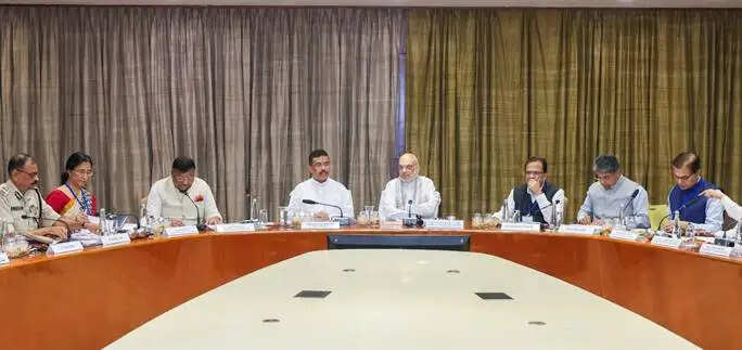 कोलकाता में कानून-व्यवस्था की समीक्षा, अमित शाह ने महिला सुरक्षा और आंतरिक सुरक्षा मजबूत करने के दिए निर्देश