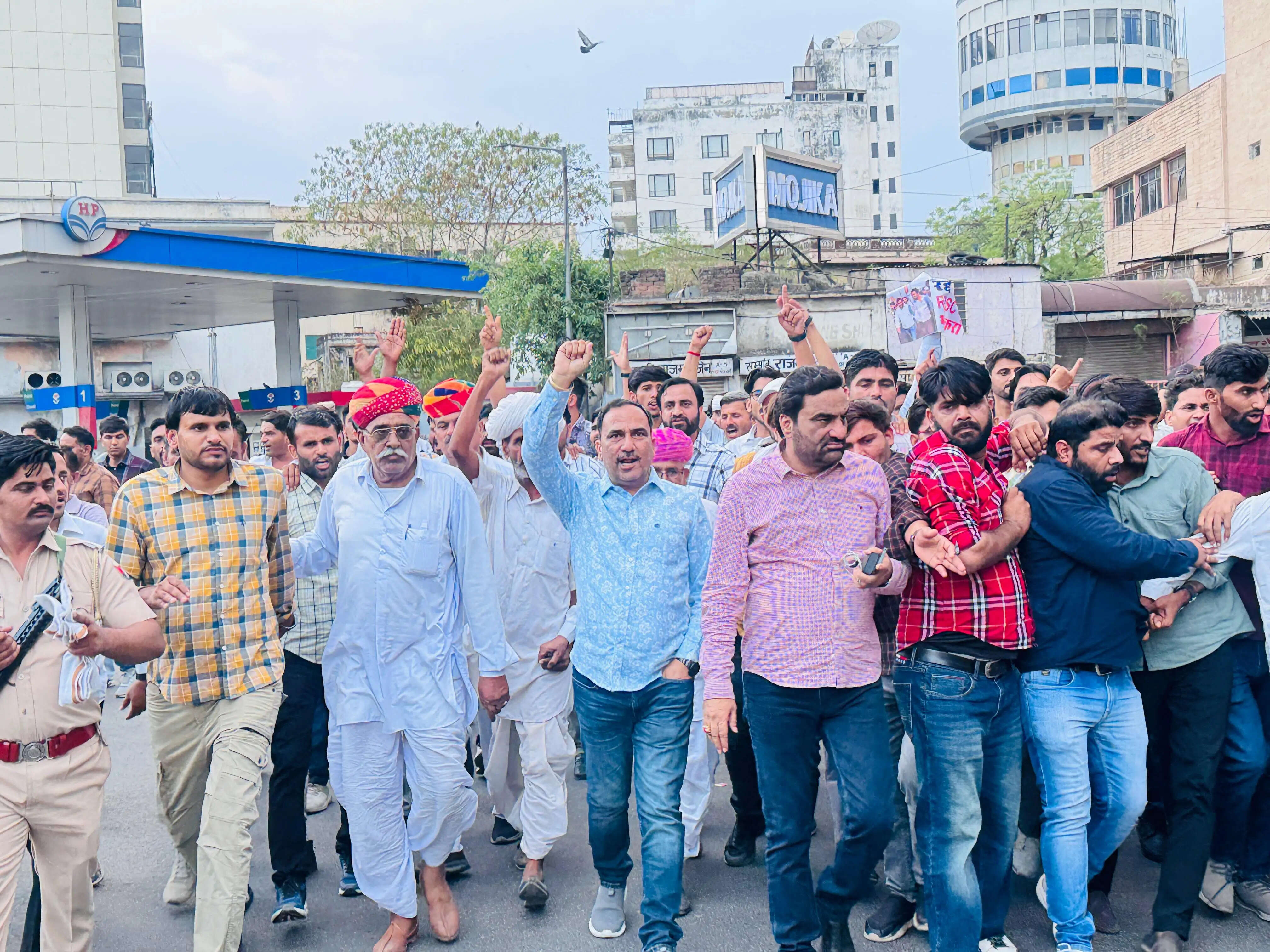 हमें देश की सेना पर गर्व:हनुमान बेनीवाल