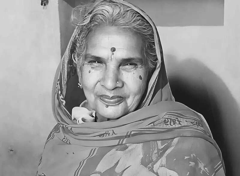 संघ के मध्य क्षेत्र सह बौद्धिक प्रमुख हितानंद शर्मा की माताजी का निधन, 90 वर्ष की उम्र में ली अंतिम सांस