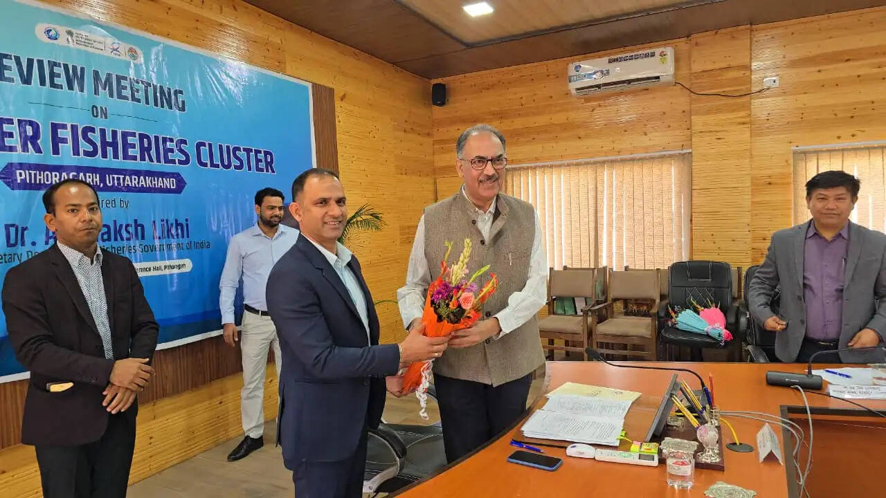 केंद्रीय मत्स्य सचिव ने की पिथौरागढ़ कोल्डवॉटर फिशरीज क्लस्टर की समीक्षा, ट्राउट उत्पादन और निर्यात बढ़ाने पर जोर