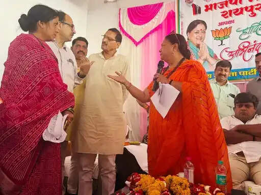 वसुंधरा राजे की नाराजगी के बाद पीएचईडी के इंजीनियर पर गिरी गाज, एसई एपीओ