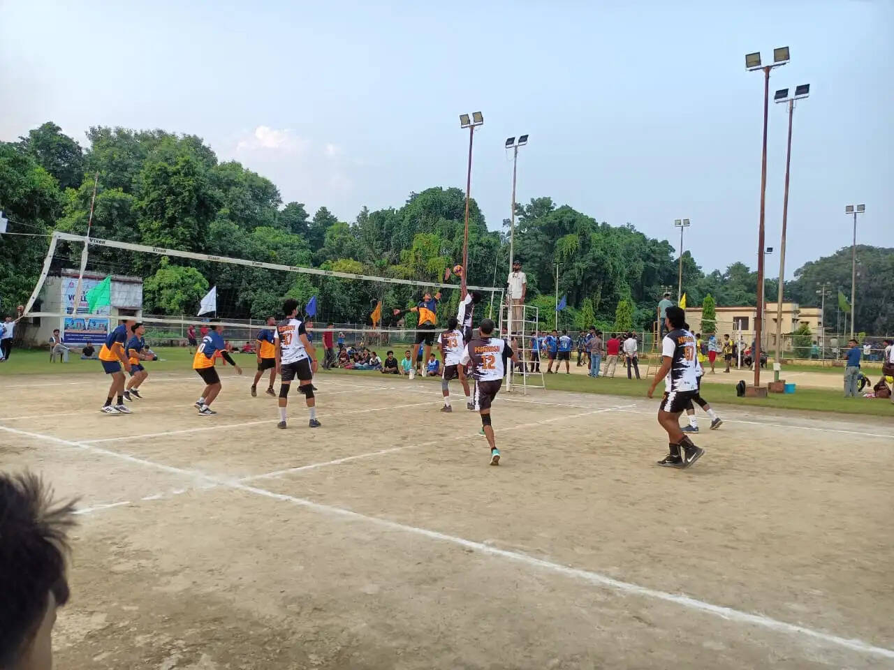 बीएचयू में इंटर फैकल्टी वॉलीबॉल प्रतियोगिता का शानदार आगाज, खिलाड़ियों ने दिखाया दम