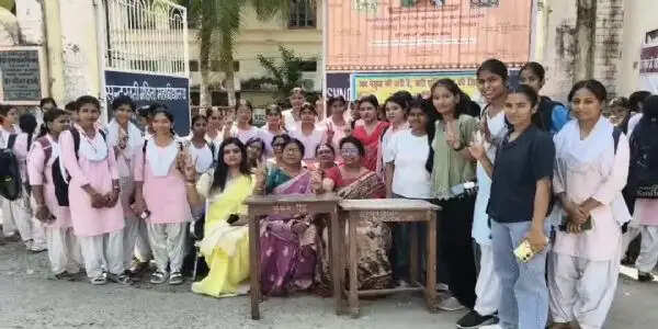 भाजपा महिला मोर्चा का हस्ताक्षर अभियान