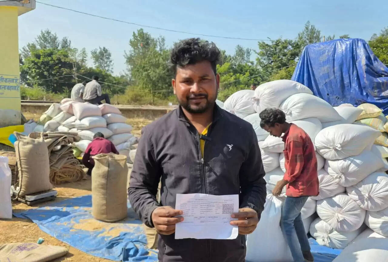 अंबिकापुर: पारदर्शी धान खरीद से खुश किसान, मनोज राजवाड़े ने व्यवस्था को बताया किसान हितैषी