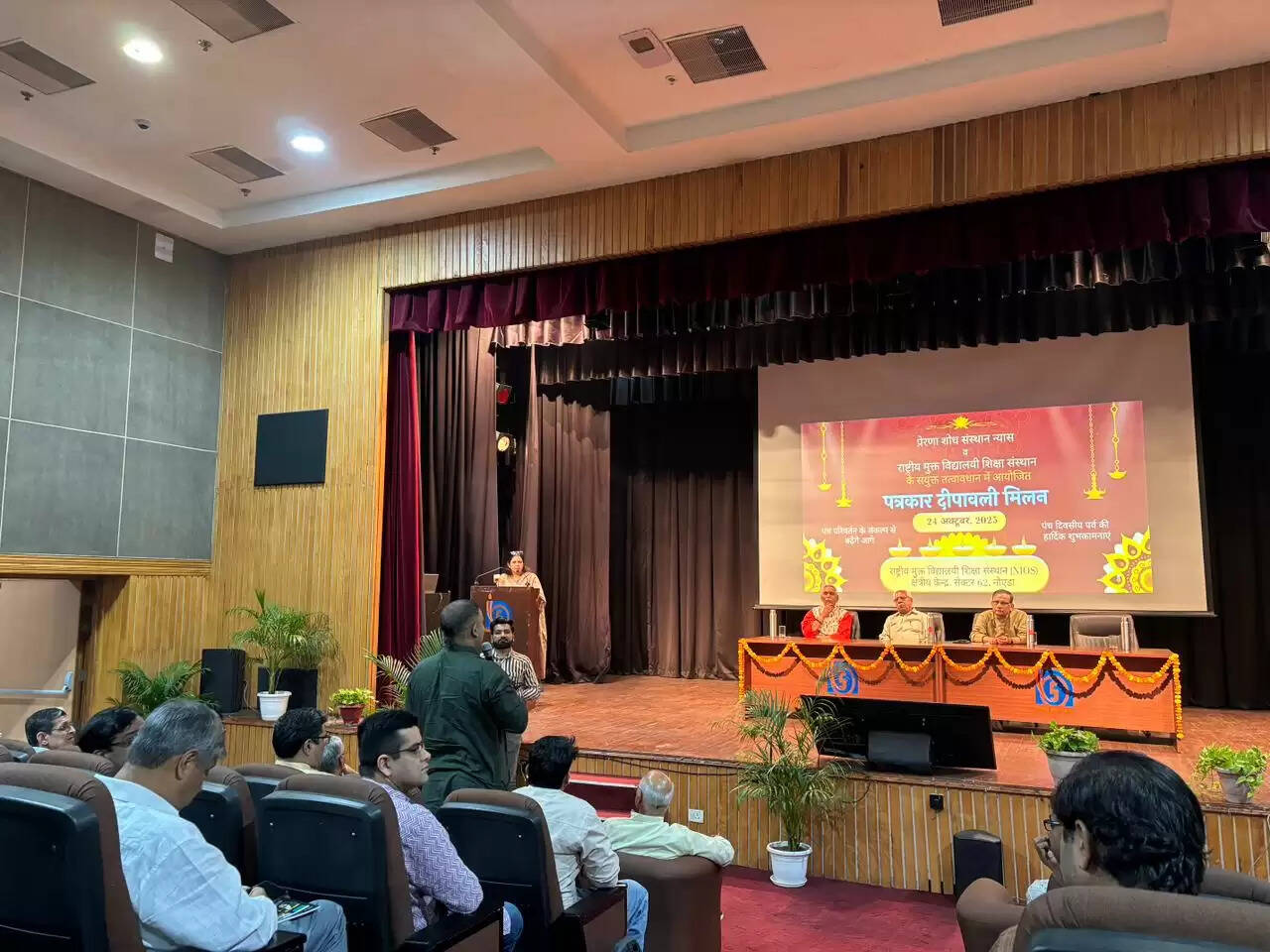 पूरे समाज और देश की दीपावली बनाने के लिए चिंतन करें बुद्धिजीवी : प्रदीप जोशी