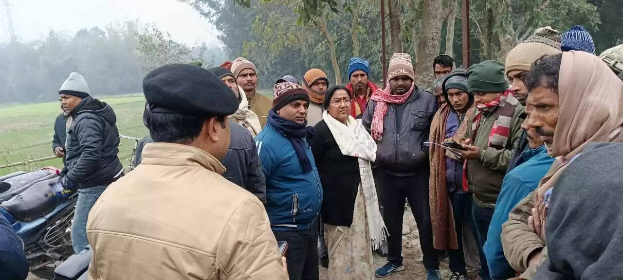 फार्मर आईडी कार्ड शिविर का विधायक ने लिया जायजा