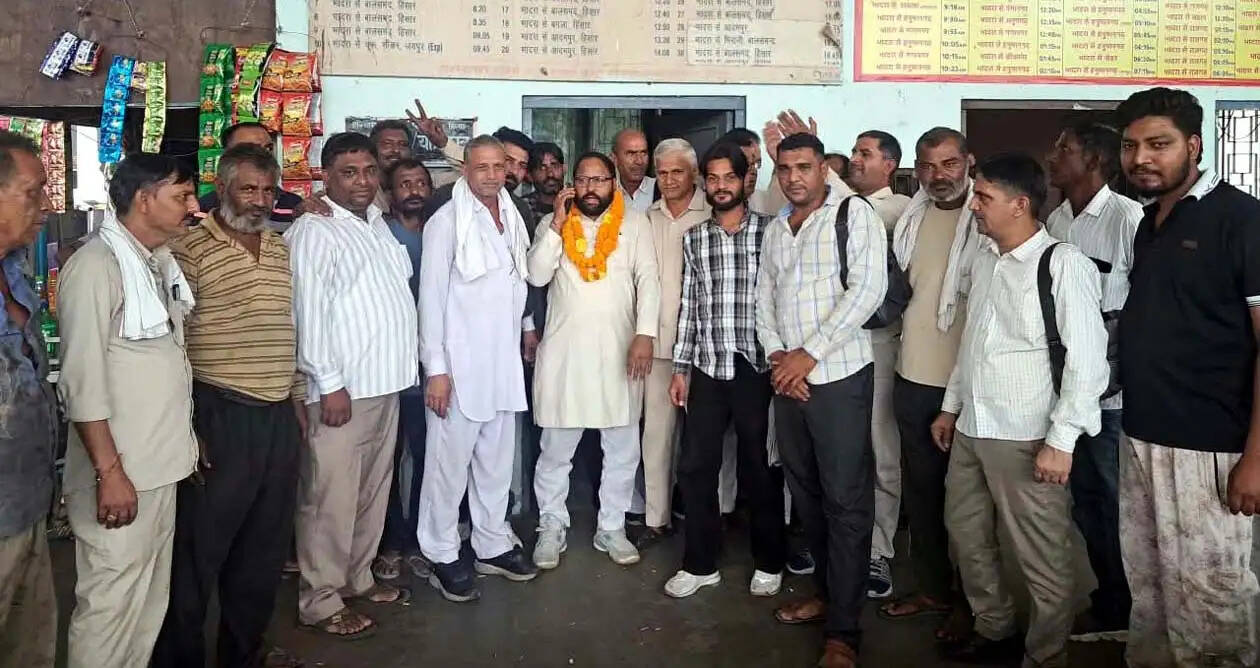 हिसार : वरिष्ठ उप प्रधान बनकर भादरा पहुंचने पर दयानंद सरसाना का स्वागत