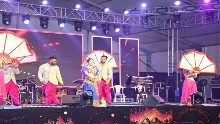 नर्मदापुरमः पचमढ़ी महोत्सव का सारेगामा विनर इशिता विश्वकर्मा के मधुर गीतों के साथ समापन