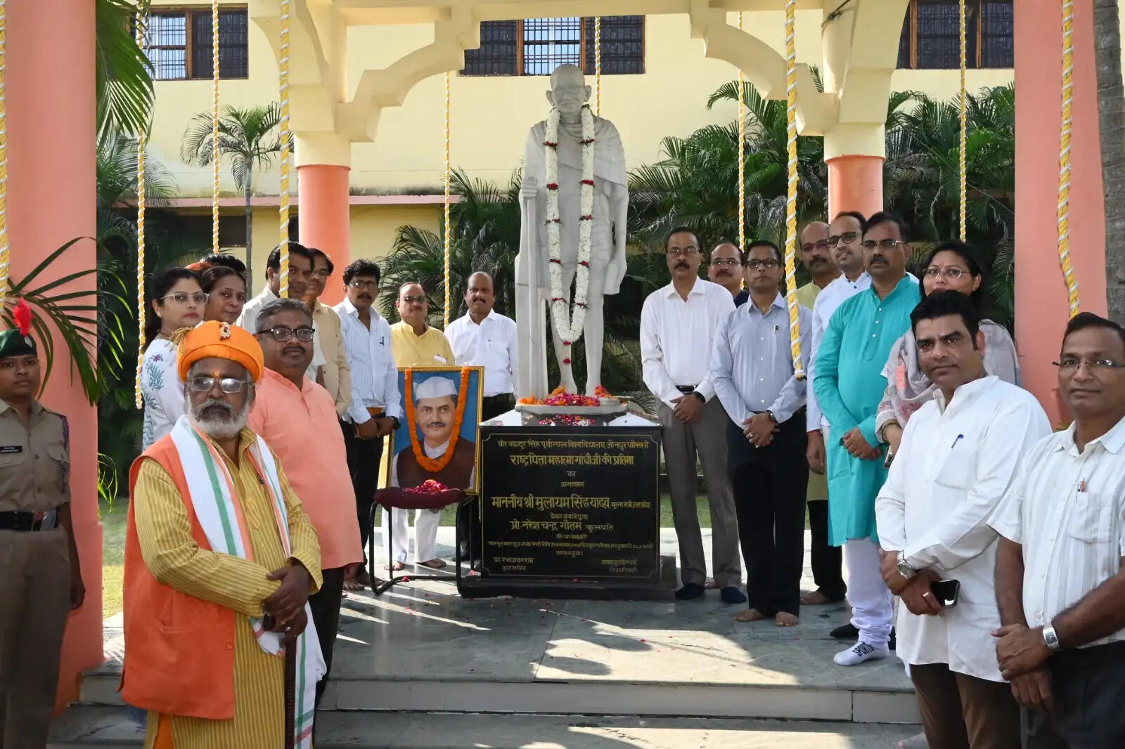 सामूहिक प्रयास से पूर्वांचल विश्वविद्यालय नई ऊंचाइयों पर पहुंचेगा: कुलपति