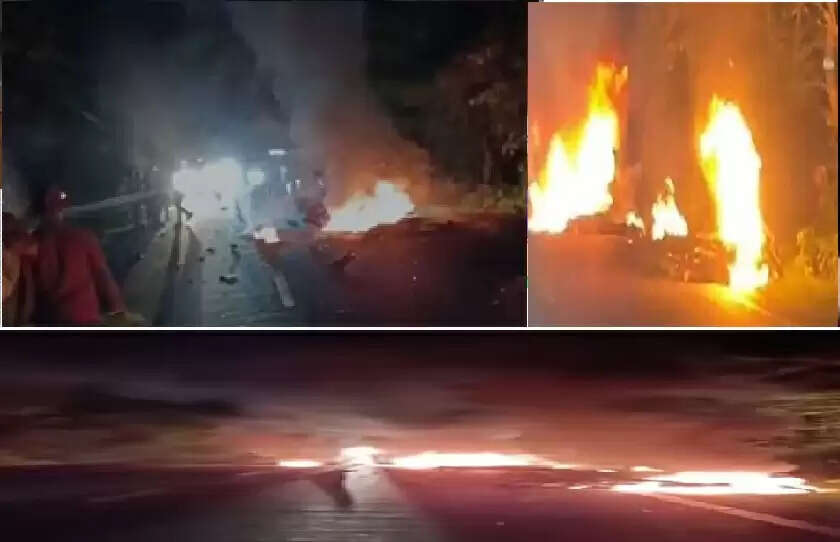 आमने सामने की टक्कर से बाइकों में लगी आग, दो की&nbsp;ज़िंदा&nbsp;जलकर&nbsp;मौत