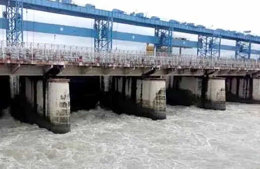 गंगा का जलस्तर चेतावनी निशान के पार