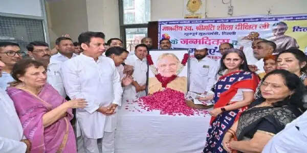 कांग्रेस नेताओं ने पूर्व मुख्यमंत्री शीला दीक्षित को दी श्रद्धांजलि