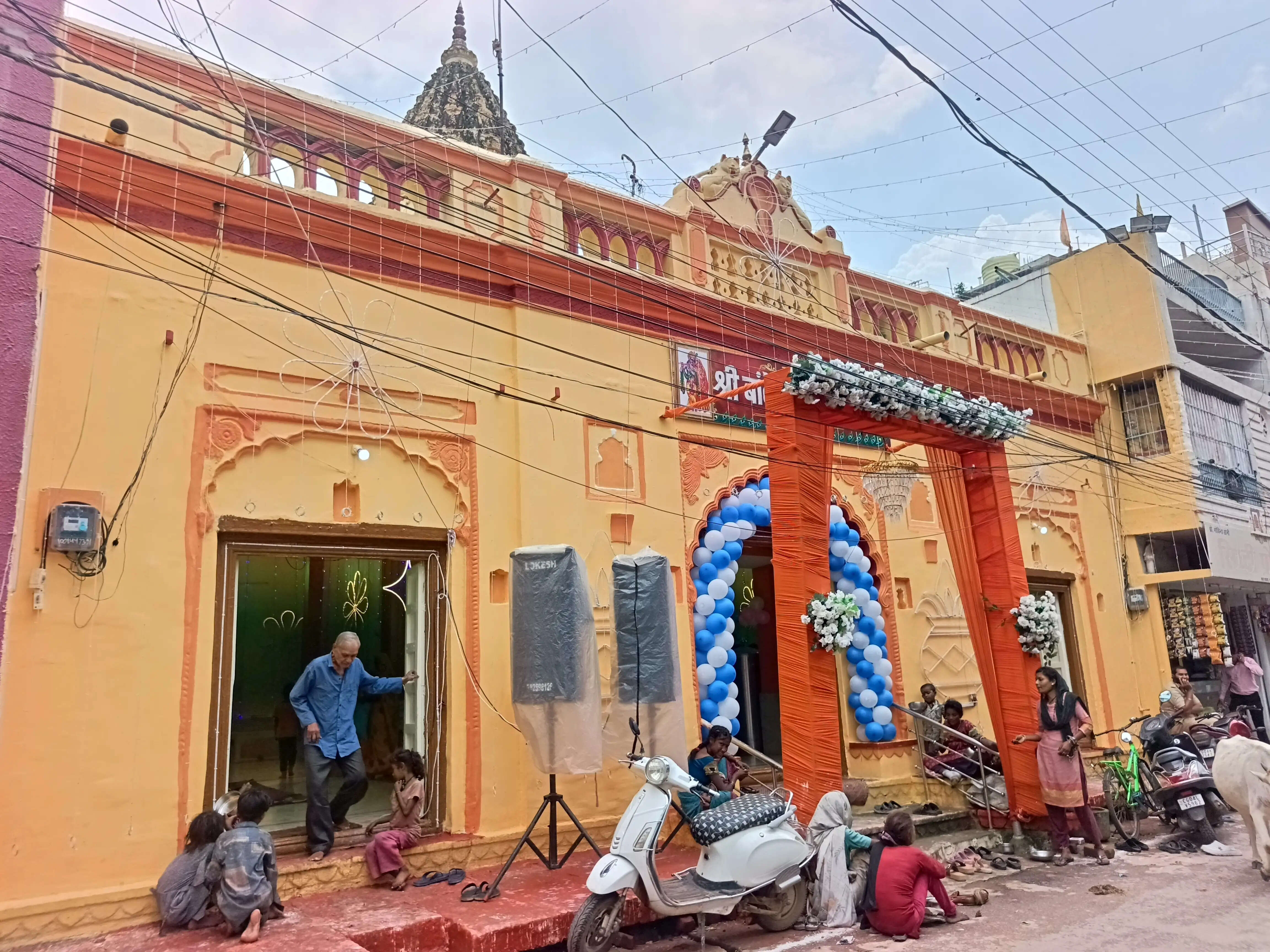 वृंदावन के बांके बिहारी की प्रतिकृति है धमतरी का राधा-कृष्ण मंदिर